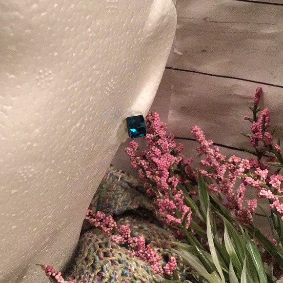 🐈 $6.00 Special Cube Post Earrings - Picture 2 of 11